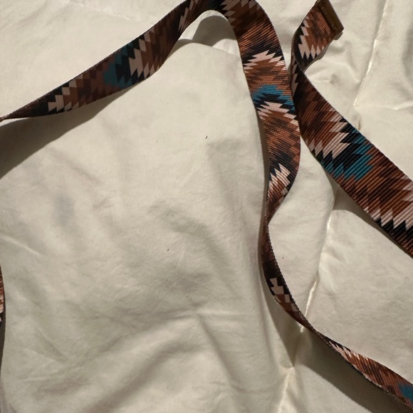 Brown Leather Women's Bag with Patterned Strap - Picture 4 of 7